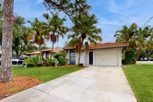 Tropical Tranquility House — 4-Star Luxury Hotel in Bonita Springs, United States