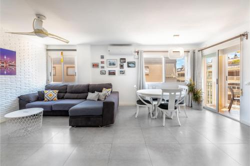 Amplio Canet — 4-Star Luxury Hotel in Canet D'en Berenguer, Spain