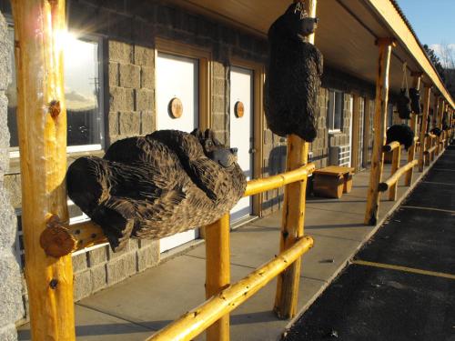 Eagle's Nest Motel - photo 20