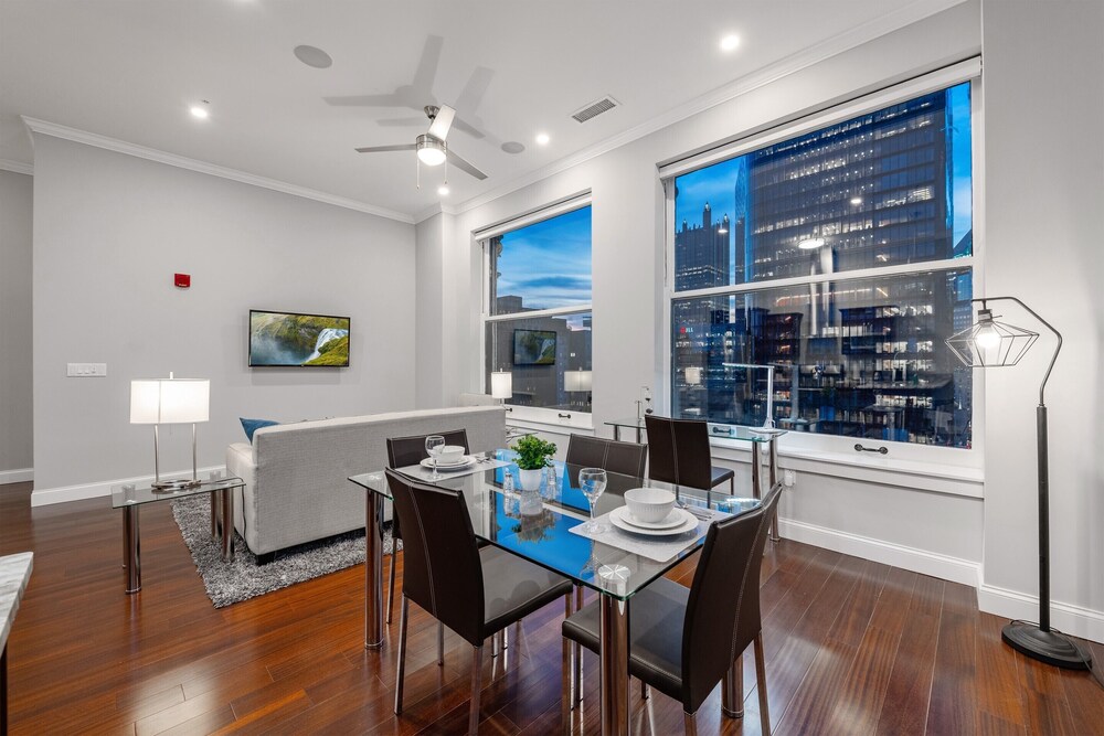 Global Luxury Suites Downtown Pittsburgh - photo 17