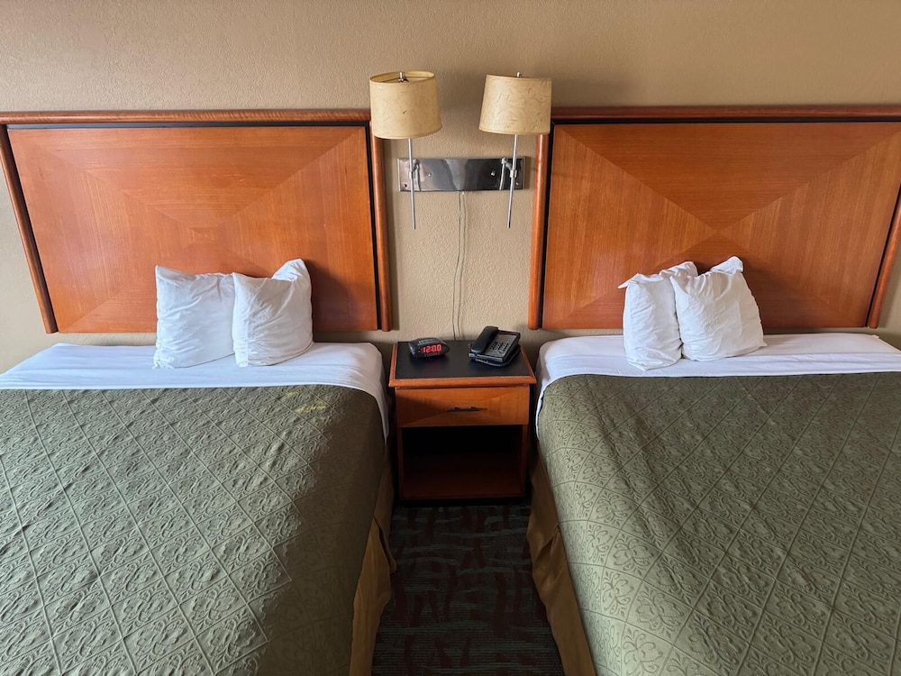 OYO Hotel Harriman near I 40 - photo 15