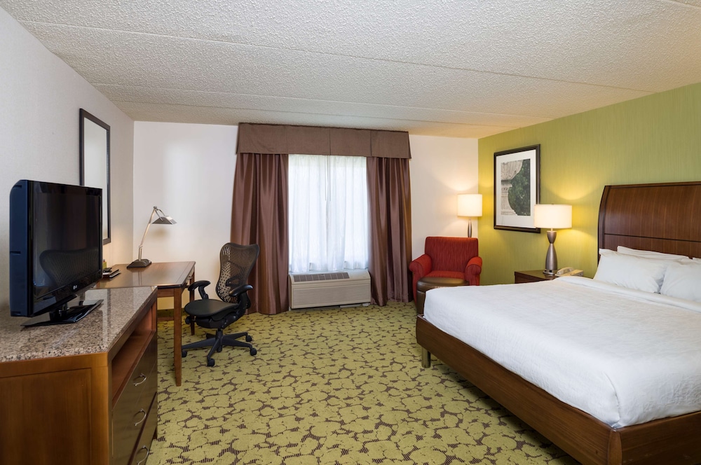Hilton Garden Inn Edison Raritan Center - photo 15