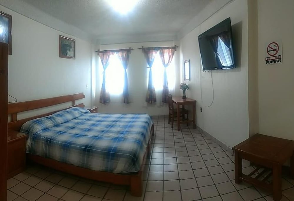 Hotel Monarca — Uruapan — photo 5