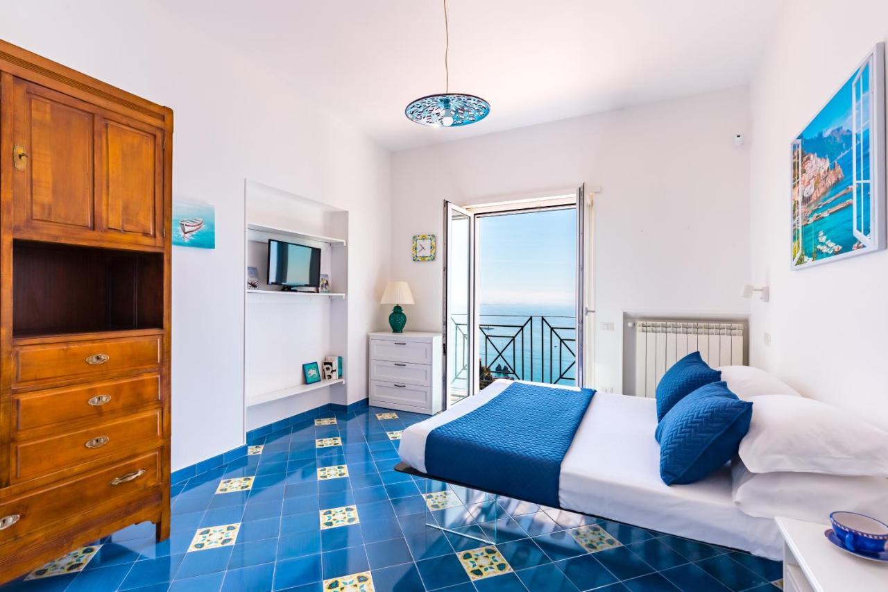 Starhost Villa Marcella con terrazza e giardino vista mare — 4-Star Luxury Hotel in Vietri Sul Mare, Italy