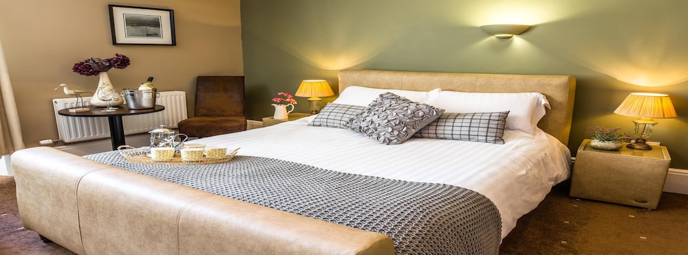 The Lounge Hotel and Bar - carbon neutral hotel in Penrith
