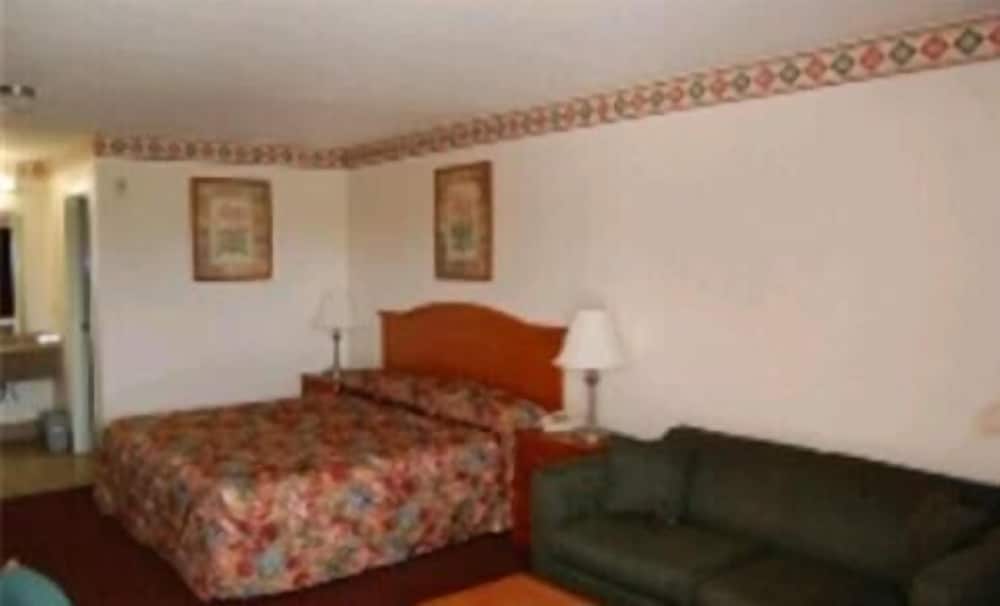 Express Inn and Suites - photo 15