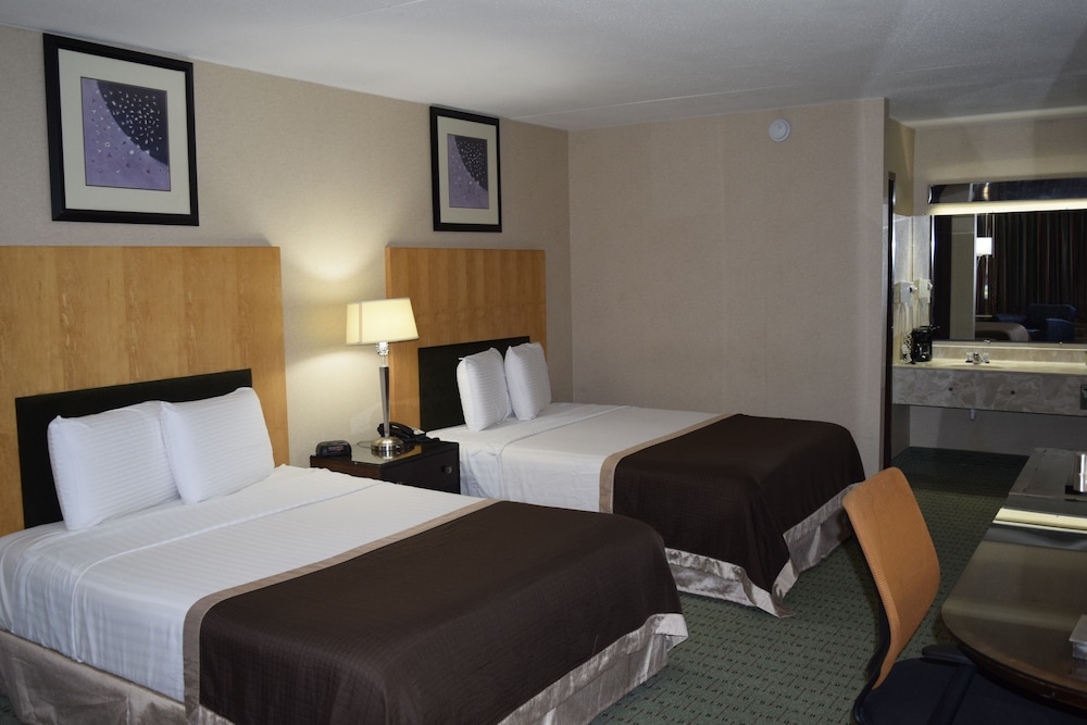 Landmark Inn Hartsville - photo 45