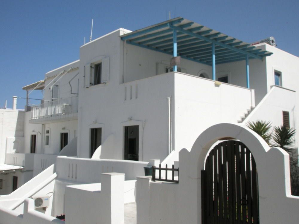 Ampeli Rooms - carbon neutral hotel in Paros