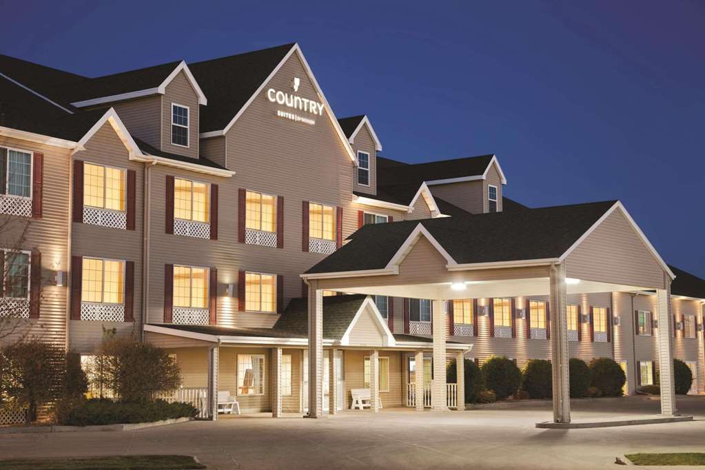 Country Inn & Suites by Radisson Bismarck Waterpark - featured photo