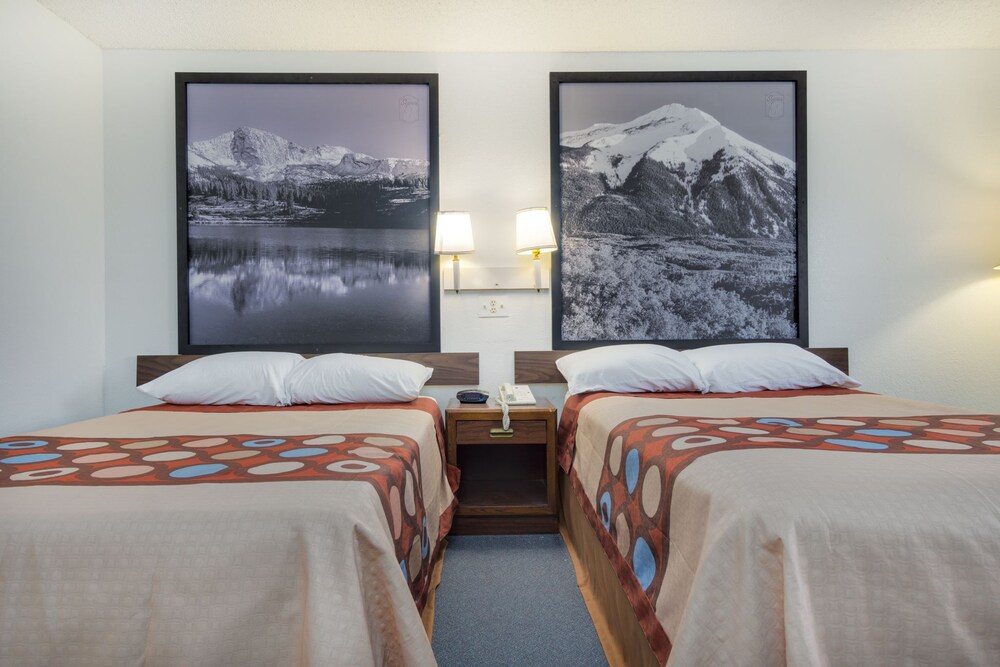 Super 8 By Wyndham Limon - photo 5