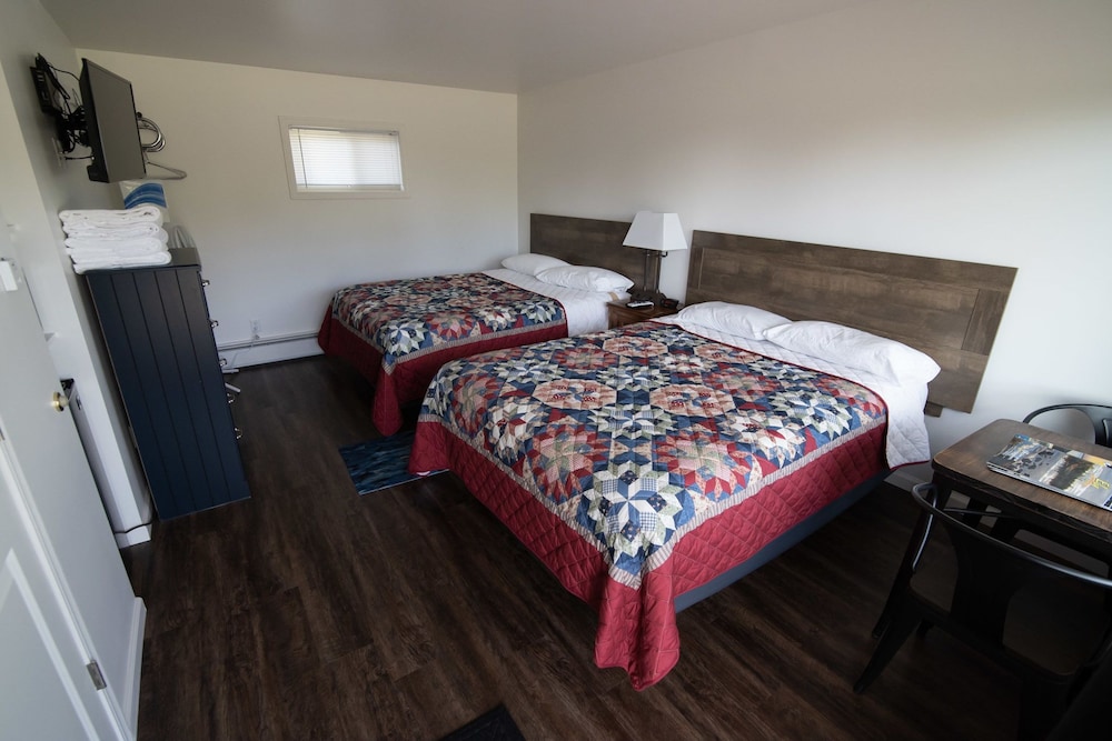 Three Lakes Motel - photo 13