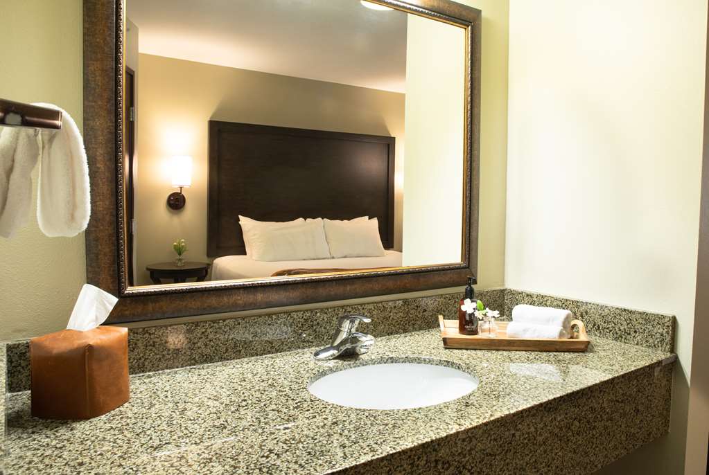 Oxford Suites Pendleton - photo 10