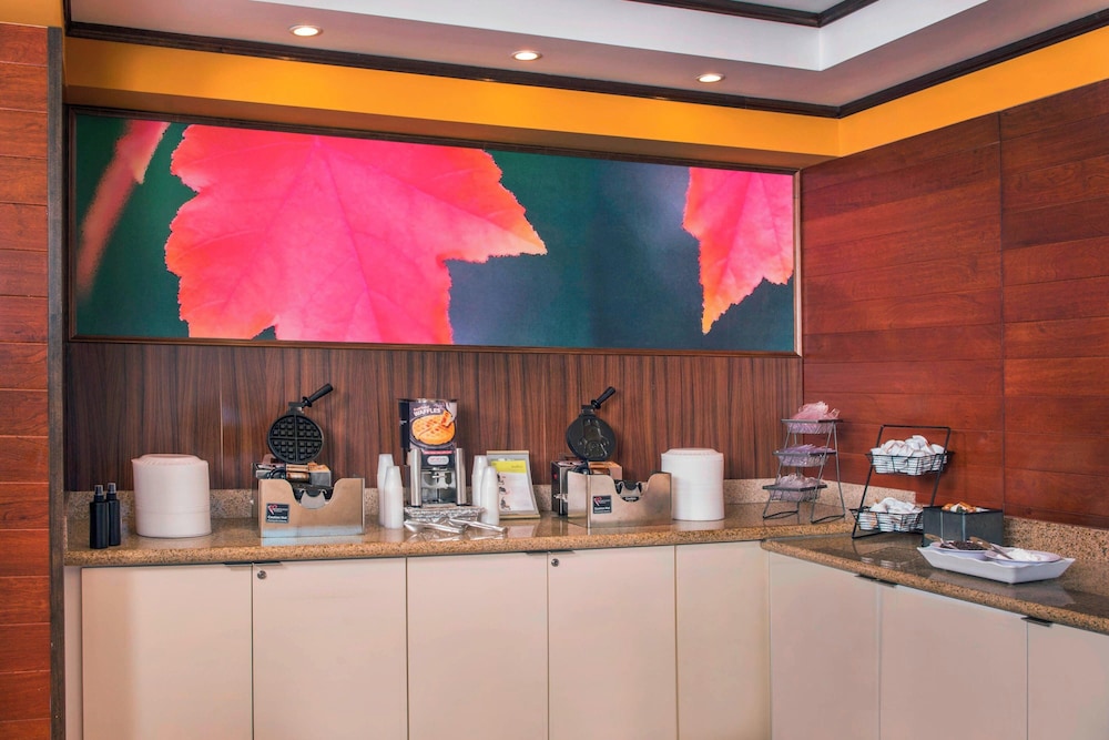 Fairfield Inn & Suites by Marriott Williamsburg - photo 24