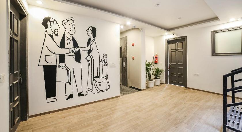 Tipsyy Inn Suites 003