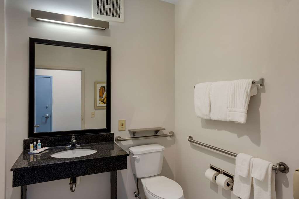 Comfort Inn & Suites Mt. Laurel Philadelphia - photo 18