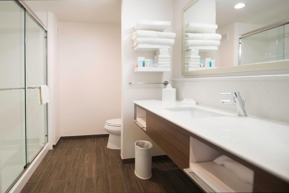 Hampton Inn & Suites La Porte - photo 22
