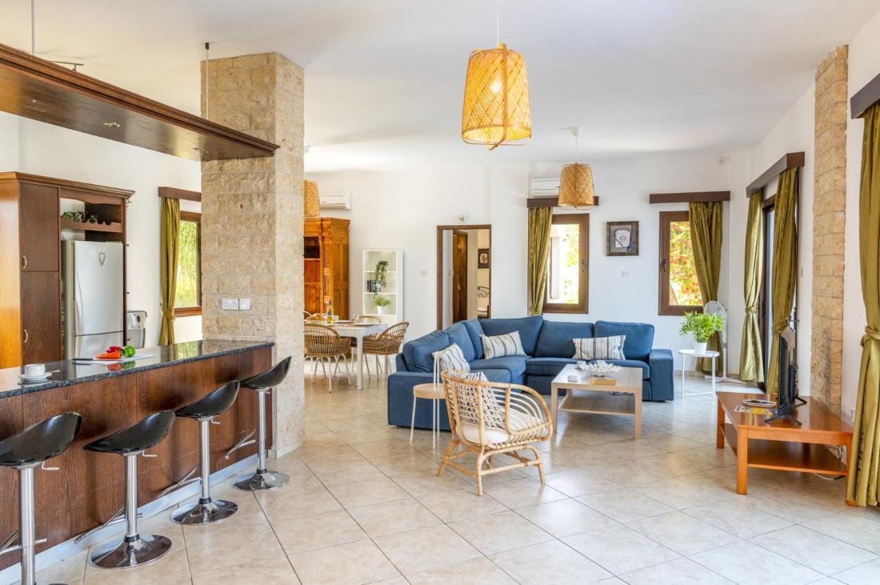 Villa Elissa by Villa Plus