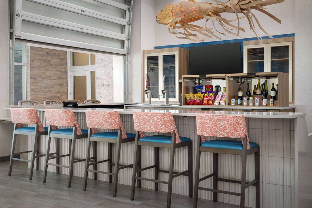 Hampton Inn and Suites by Hilton Naples South - photo 42