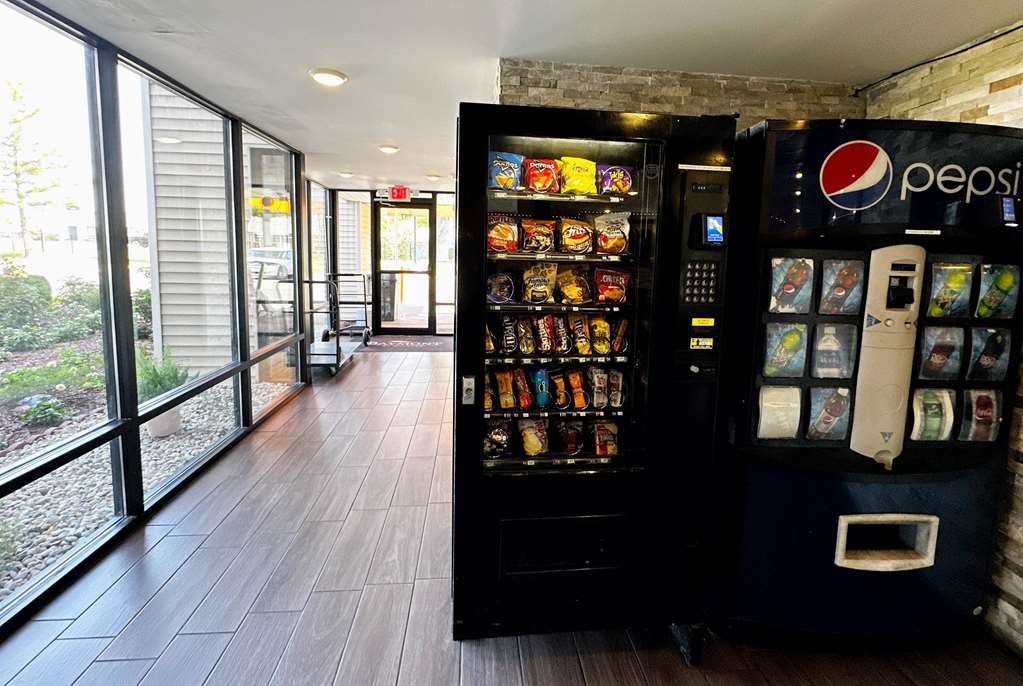 Baymont Inn and Suites by Wyndham Columbus Near OSU - photo 15