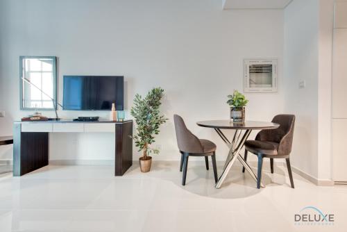 Luxuriant Studio at Golf Promenade 2A DAMAC Hills by Deluxe Holiday Homes — 4-Star Luxury Hotel in Dubai, United Arab Emirates