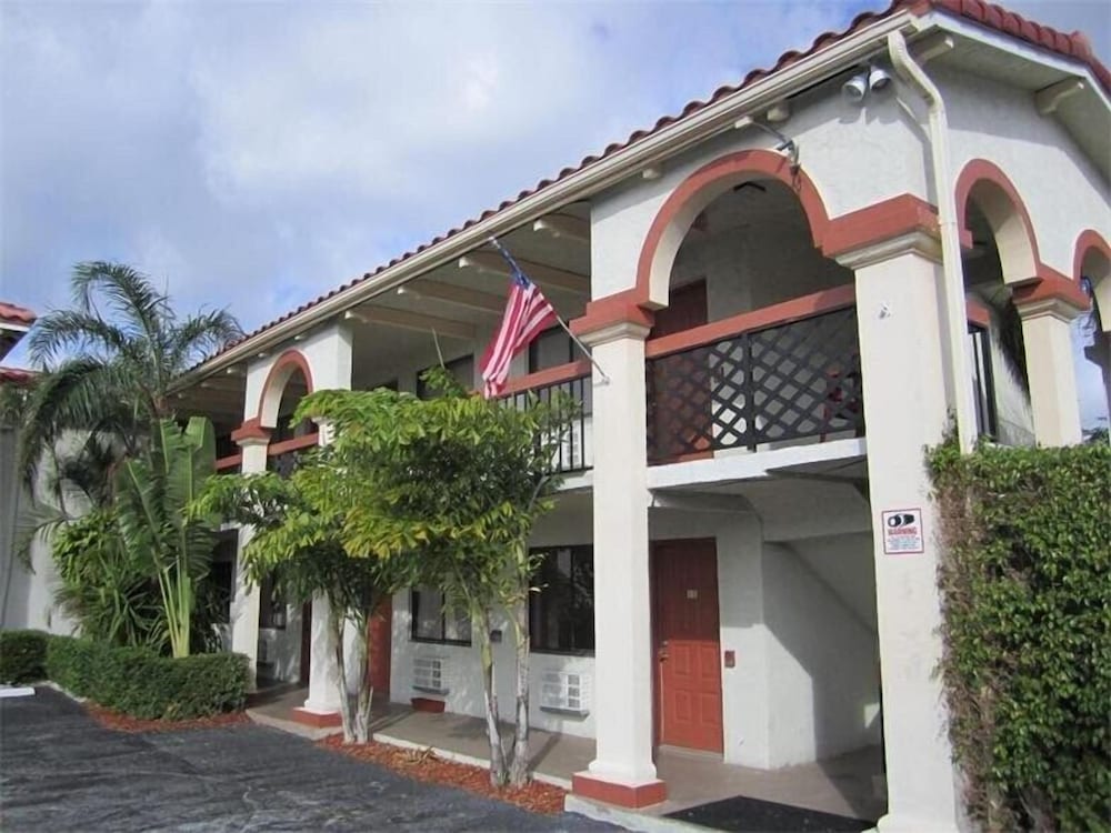 Palm Breeze Hotel - photo 43