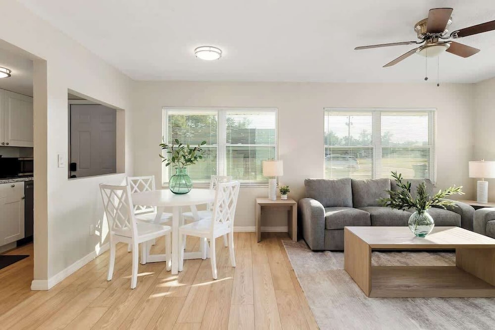 Spacious Zephyrhills Duplex #1 — hotel in Zephyrhills