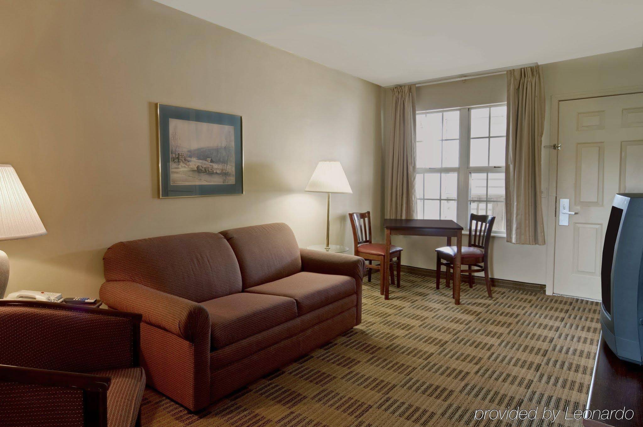 Extended Stay Lenexa Studios - photo 9