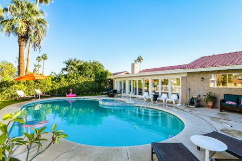 Desert Pool House: Sun Swim Sip & Stay — 4-Star Luxury Hotel in Indio, United States