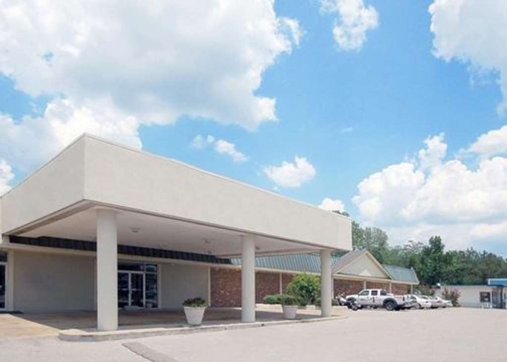 Econo Lodge Corinth - carbon neutral hotel in Corinth