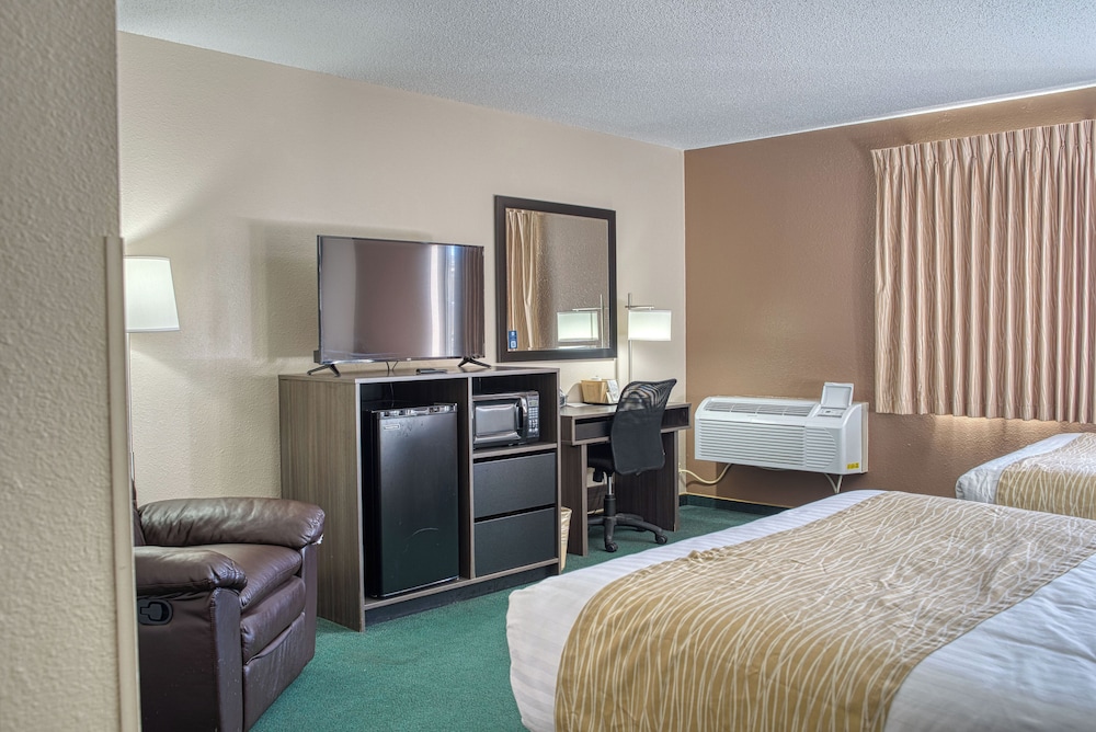 Super 8 by Wyndham Sturgis - photo 13