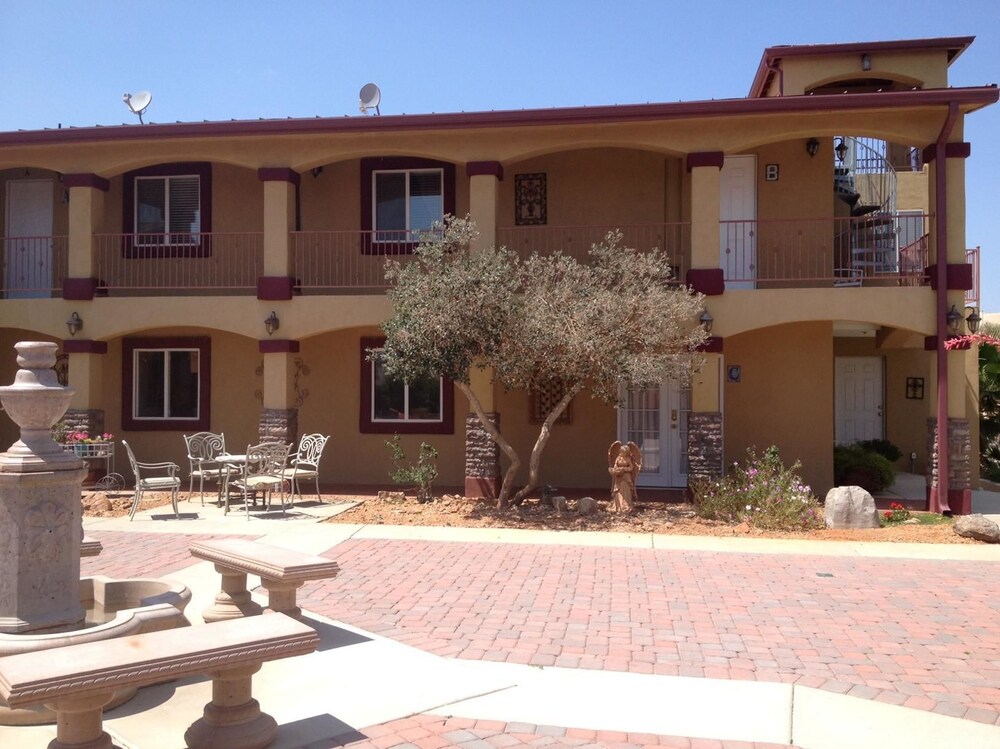 Dream Manor Inn - photo 51