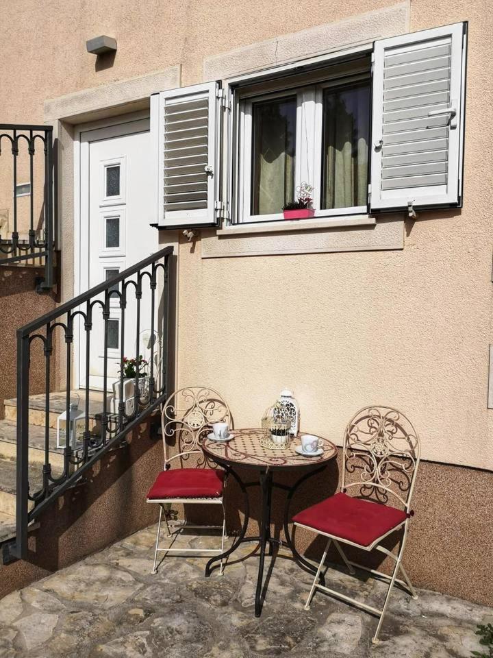 Apartman Anamaria — 4-Star Luxury Hotel in Klis, Croatia