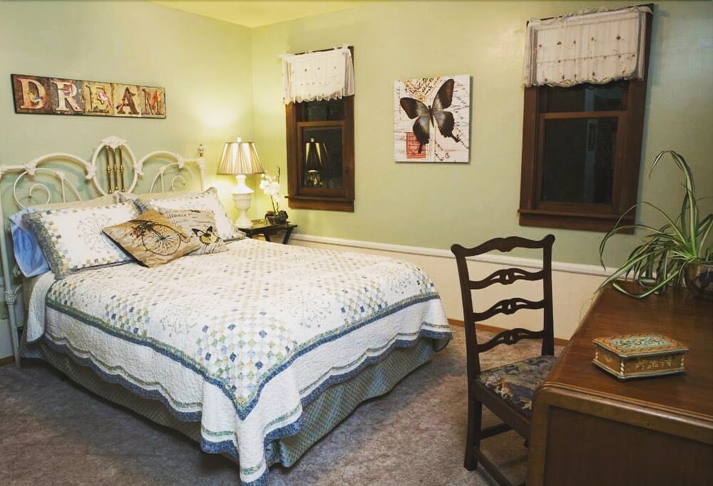Country Inn Bed and Breakfast - photo 2