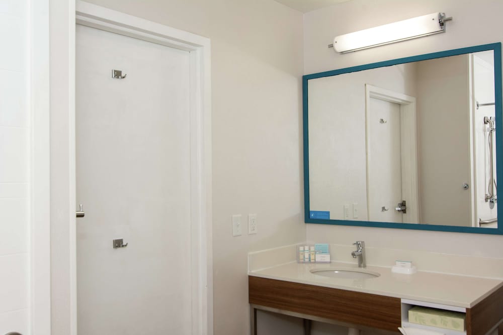 Hampton Inn Summersville - photo 22