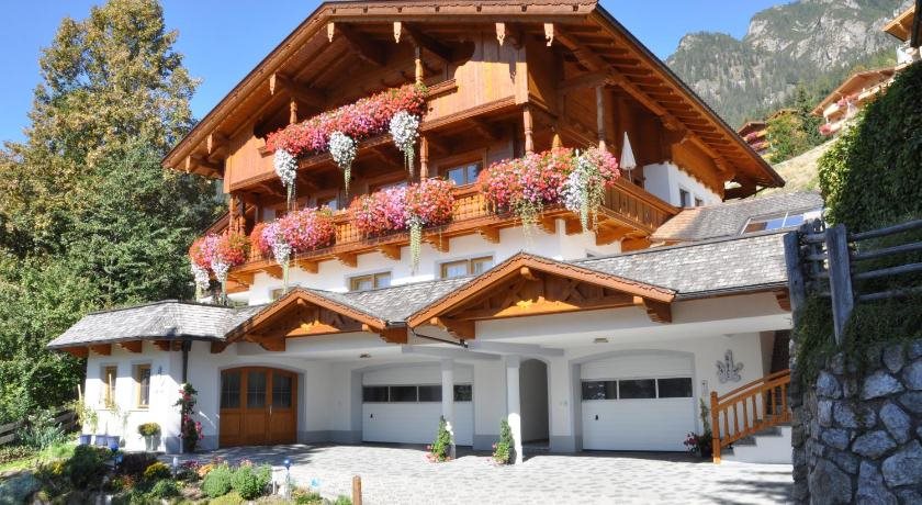 Haus Kristall — 4-Star Luxury Hotel in Alpbach, Austria