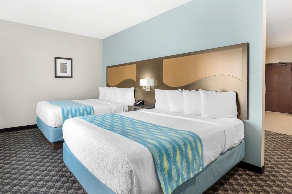 Best Western Plus Waller Hotel - photo 28