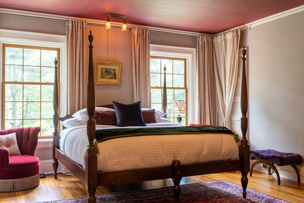 16 Elm Heritage Hotel - photo 6