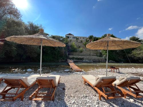 River Escape Villa Private Beach Scenic View & BBQ — Tepelene — photo 3