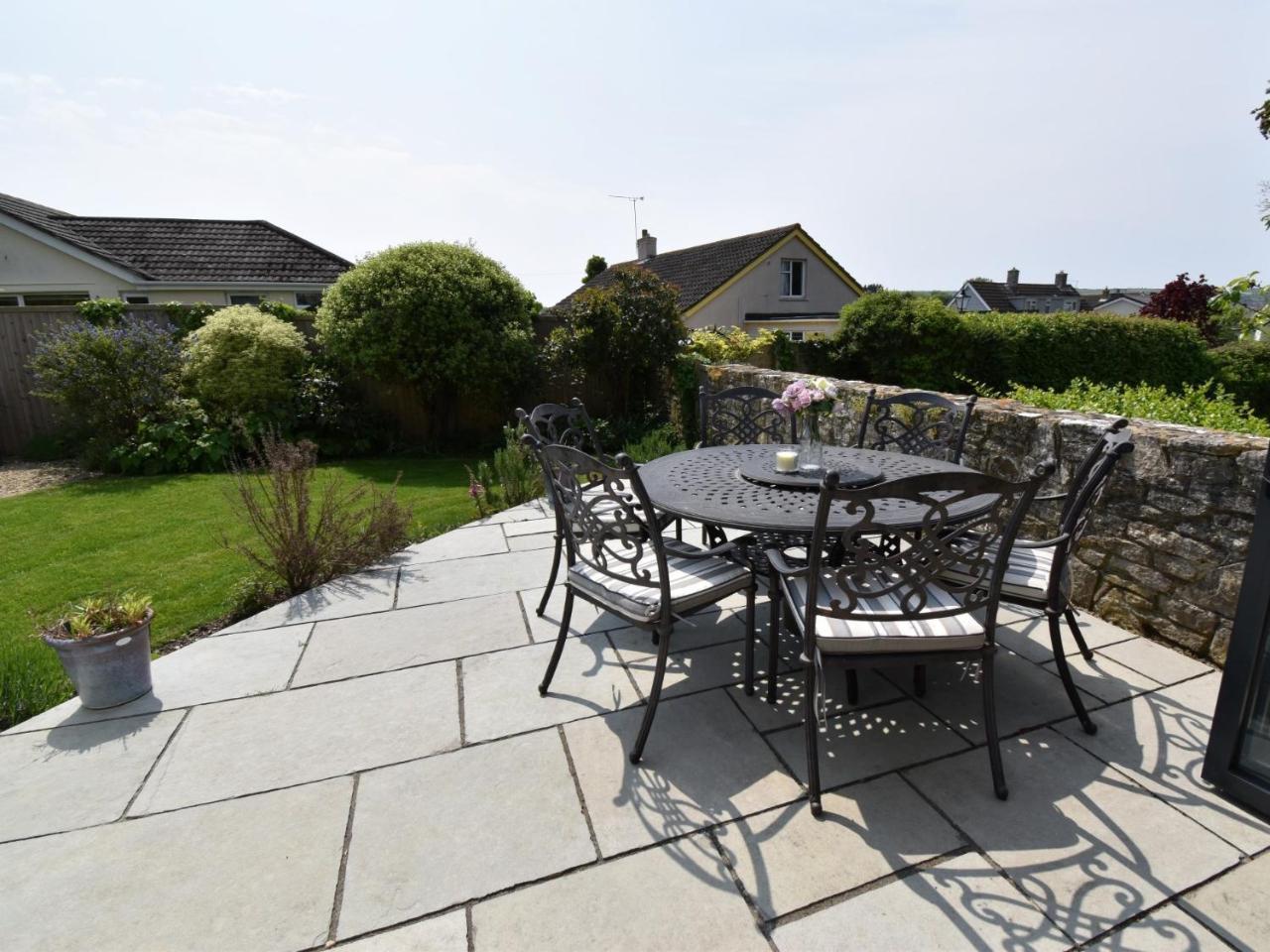 3 Bed in Swanage oc 79405 — 4-Star Luxury Hotel in Swanage, United Kingdom