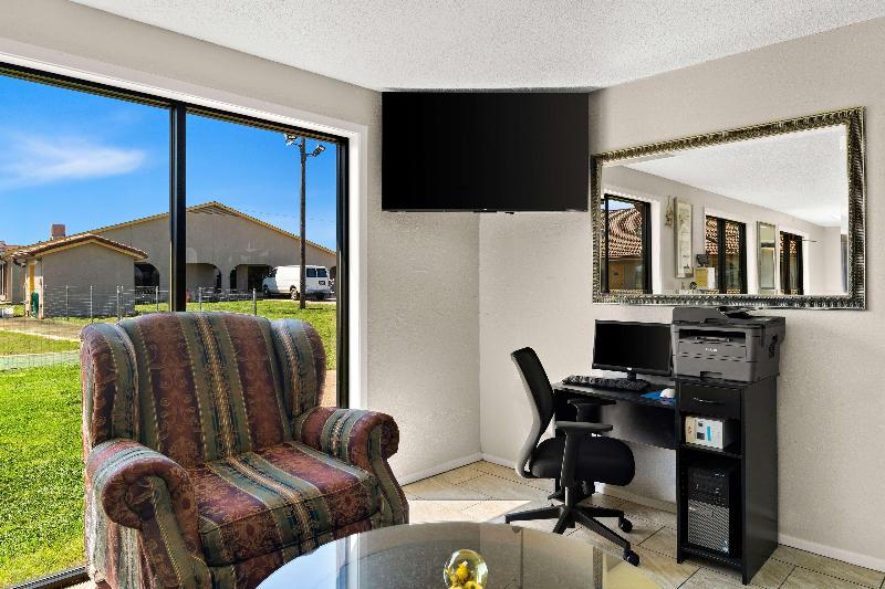 Americas Best Value Inn Bonham - photo 32