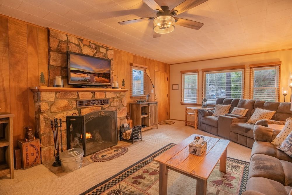 Bear Slope View Cabin Beautiful home located just south of Bear Mountain ski resort - photo 4