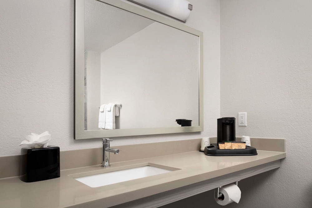 Quality Inn Atlantic Beach Mayo Clinic Jax Area - photo 9