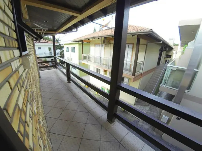 Residencial 50m da praia de Bombas