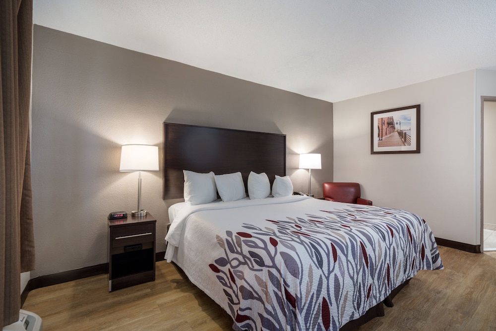Red Roof Inn & Suites Jacksonville NC - photo 14