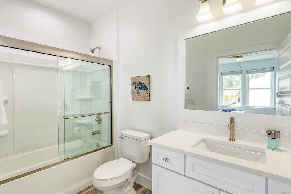 Flipper by Avantstay 18 person Retreat w Pool in Miramar Beach, United States