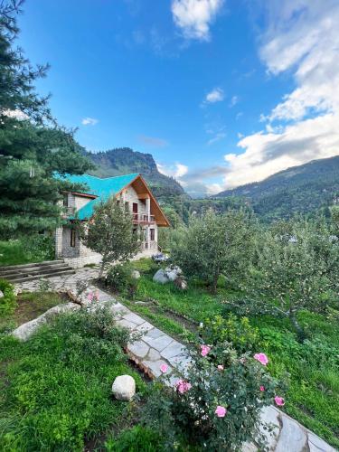 Molly's Cottage — 4-Star Luxury Hotel in Manali, India