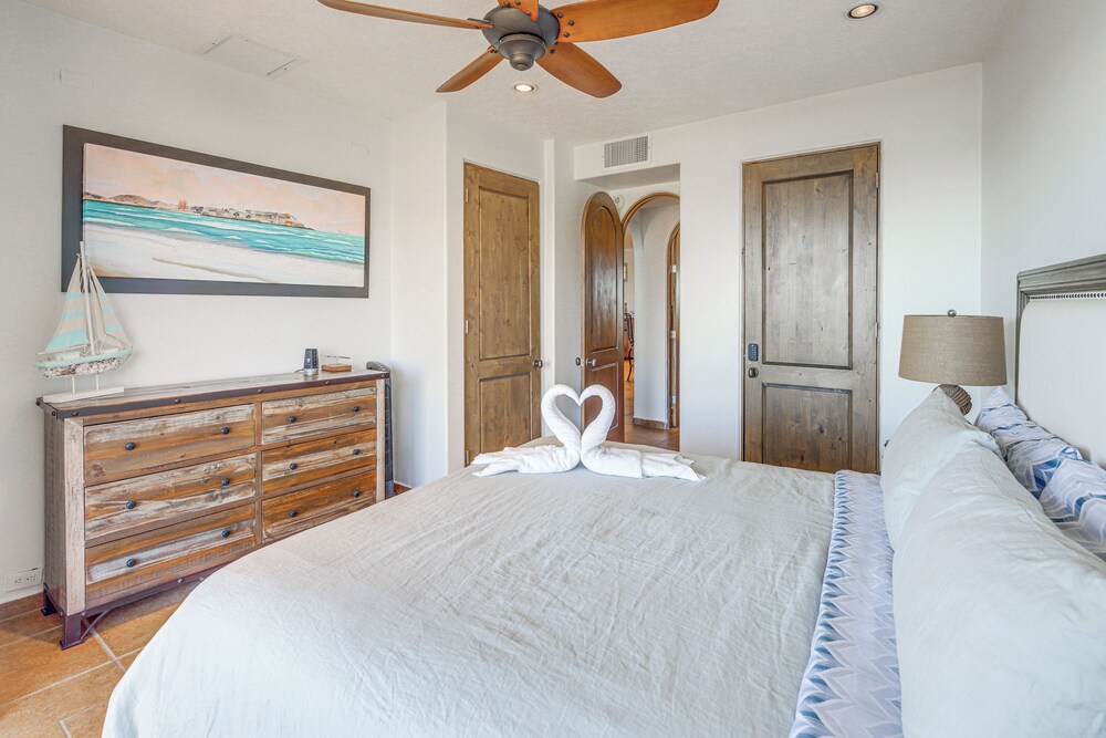 350 Sq Ft Balcony Oceanfront Puerto Peñasco Villa — 4-Star Luxury Hotel in Puerto Penasco, Mexico