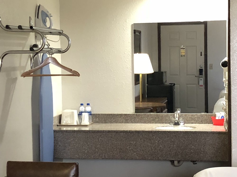 Rexdale Inn - photo 22