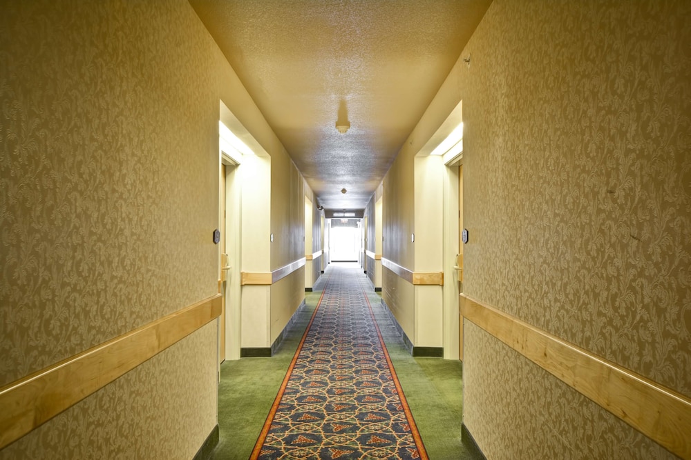 Hampton Inn Bozeman - photo 2