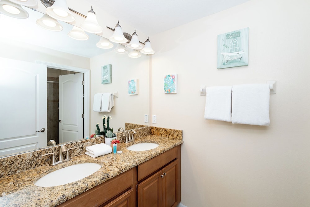 Sunset Chic at Paradise Palms - photo 29